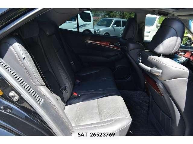 Toyota CROWN MAJESTA 2013-12 6903612-18