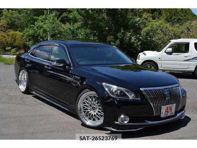 Toyota CROWN MAJESTA 2013-12 6903612-1