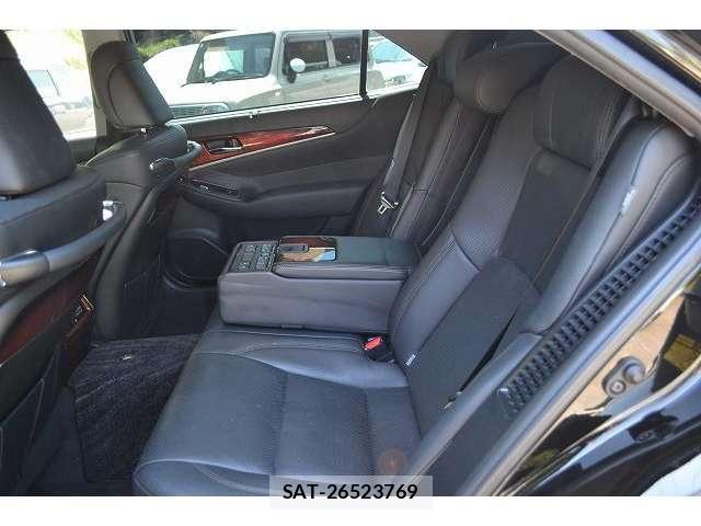 Toyota CROWN MAJESTA 2013-12 6903612-20