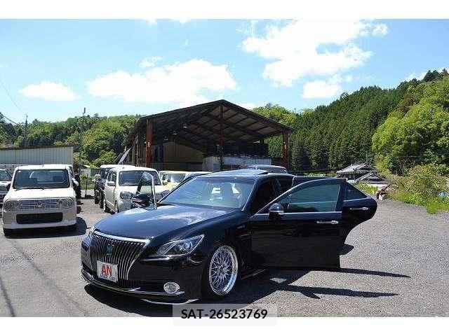 Toyota CROWN MAJESTA 2013-12 6903612-23