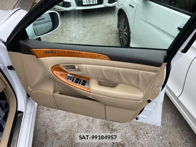 Toyota CROWN MAJESTA 2006-07 7058039-9