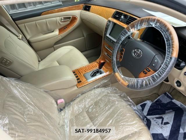 Toyota CROWN MAJESTA 2006-07 7058039-10