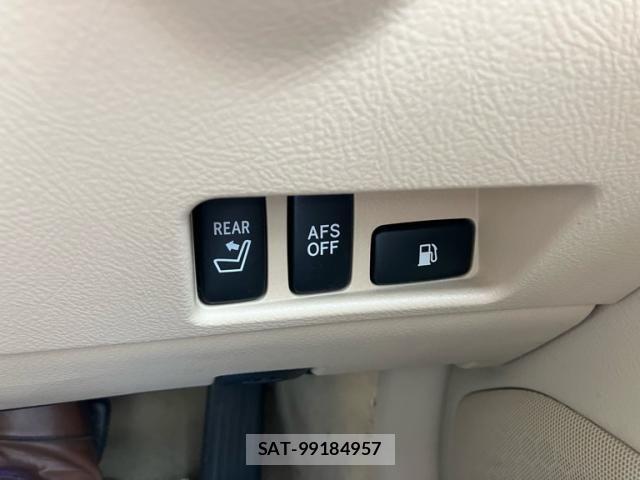 Toyota CROWN MAJESTA 2006-07 7058039-15