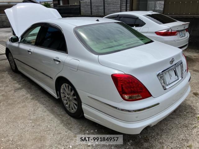 Toyota CROWN MAJESTA 2006-07 7058039-3