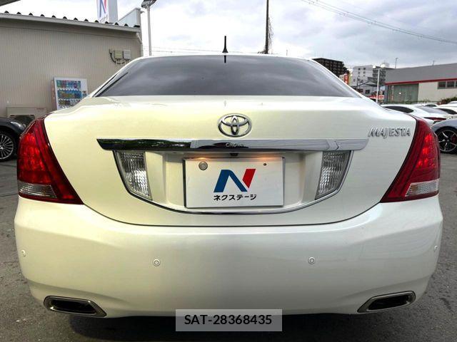 Toyota CROWN MAJESTA 2010-09 7216538-14