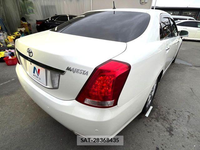 Toyota CROWN MAJESTA 2010-09 7216538-16