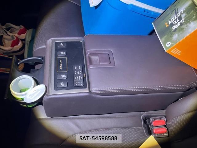 Toyota CROWN MAJESTA 2010-03 7271736-9