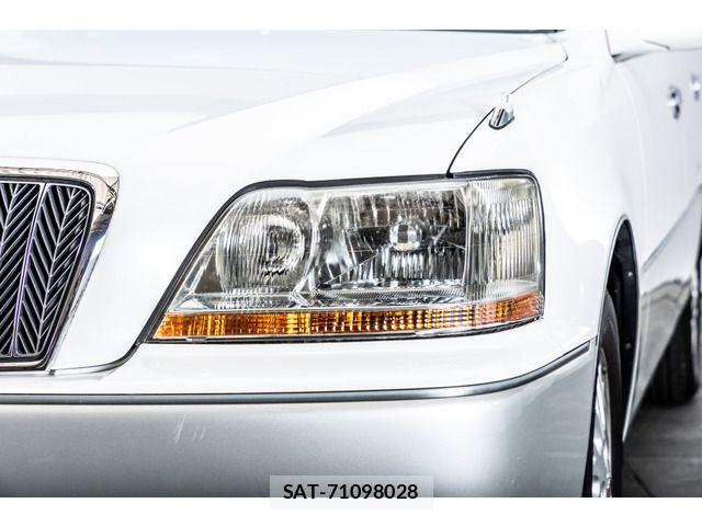 Toyota CROWN MAJESTA 2000-09 7326357-11