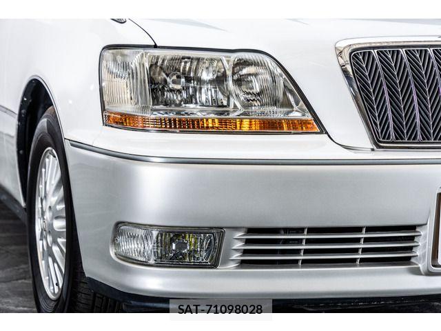 Toyota CROWN MAJESTA 2000-09 7326357-12