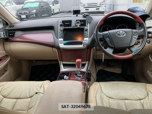 Toyota CROWN MAJESTA 2009-04 7357270-17
