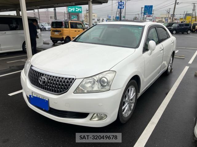 Toyota CROWN MAJESTA 2009-04 7357270-1