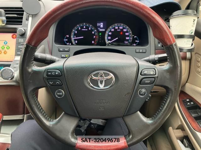 Toyota CROWN MAJESTA 2009-04 7357270-21