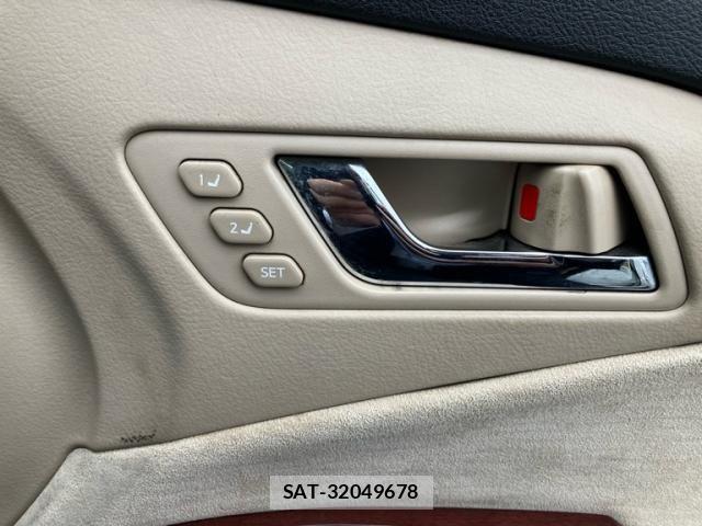 Toyota CROWN MAJESTA 2009-04 7357270-29
