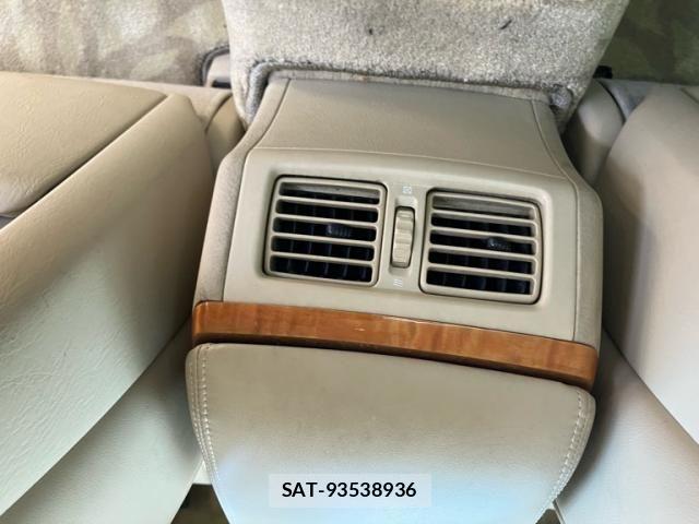 Toyota CROWN MAJESTA 2008-04 7391697-5