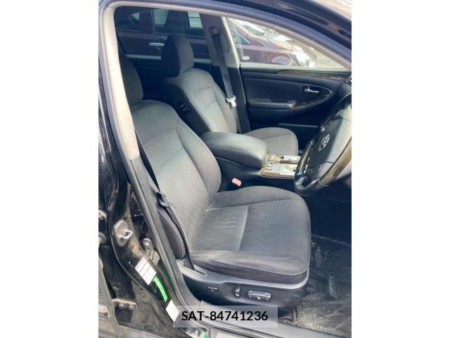 Toyota CROWN MAJESTA 2004-10 7453646-11
