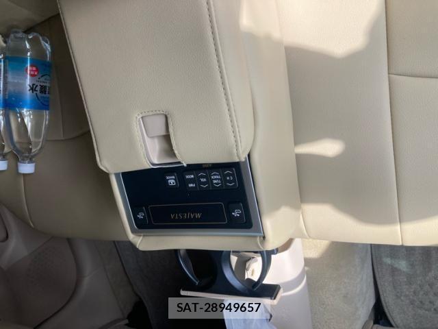 Toyota CROWN MAJESTA 2011-09 7961026-14