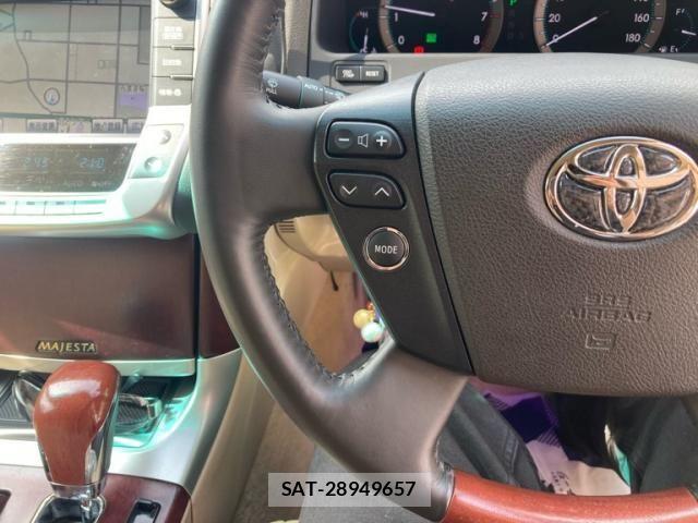 Toyota CROWN MAJESTA 2011-09 7961026-18