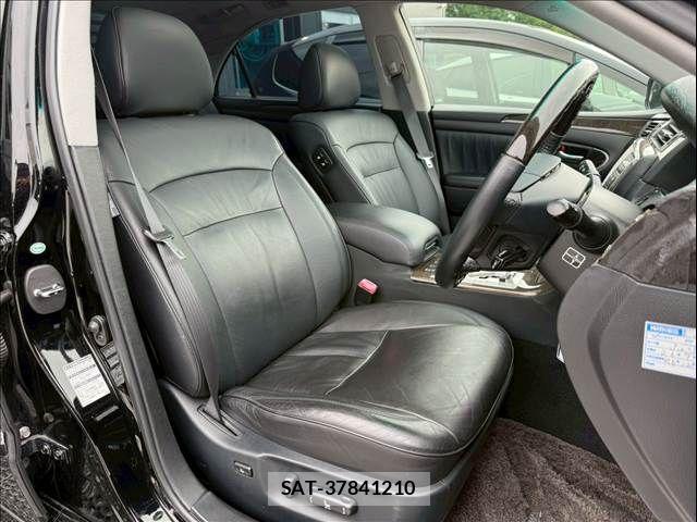 Toyota CROWN MAJESTA 2005-11 8034999-13