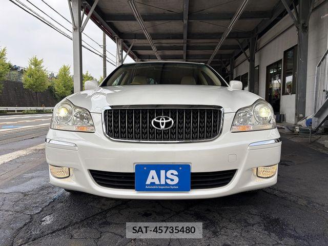 Toyota CROWN MAJESTA 2006-10 8073359-13
