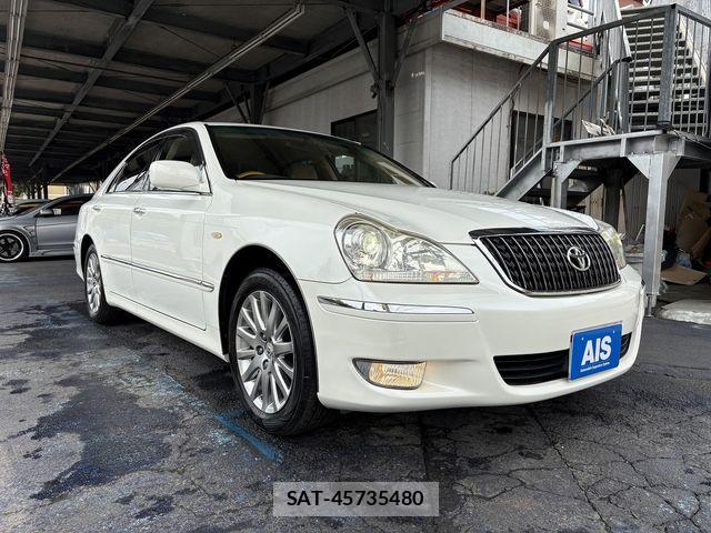Toyota CROWN MAJESTA 2006-10 8073359-14