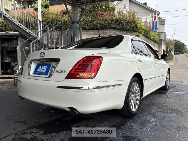 Toyota CROWN MAJESTA 2006-10 8073359-15