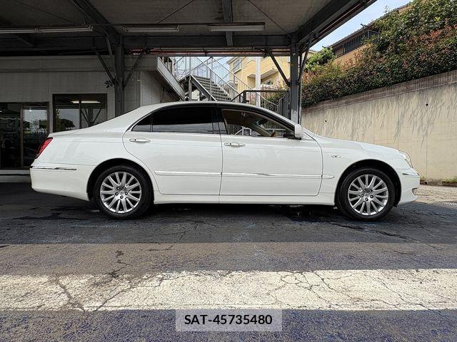 Toyota CROWN MAJESTA 2006-10 8073359-17