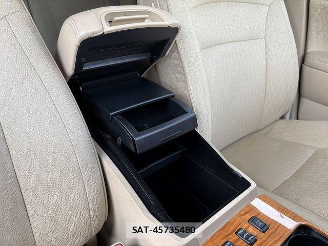 Toyota CROWN MAJESTA 2006-10 8073359-26