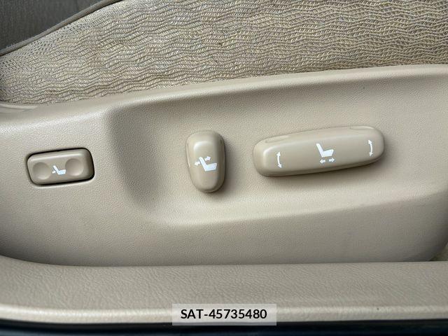 Toyota CROWN MAJESTA 2006-10 8073359-27