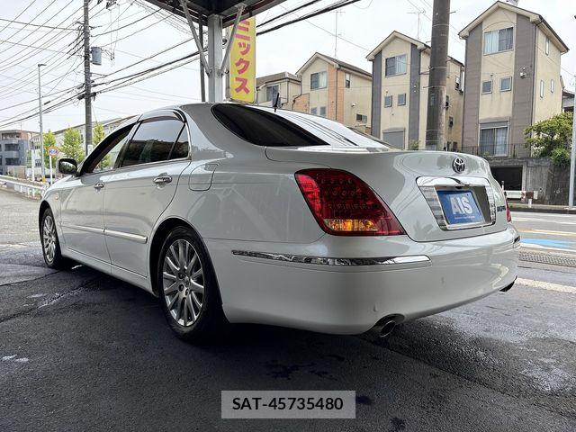 Toyota CROWN MAJESTA 2006-10 8073359-2