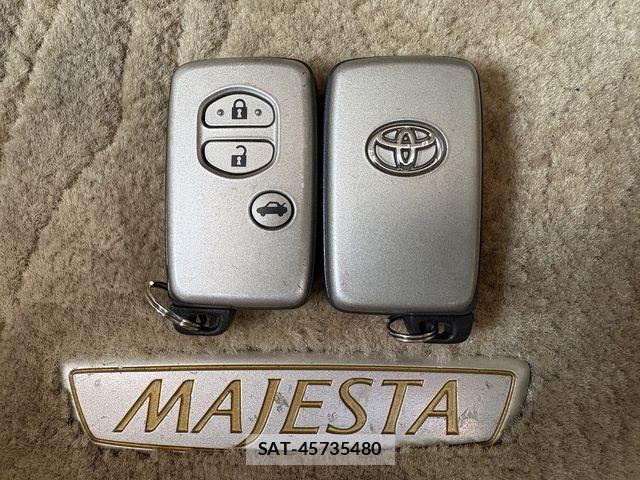 Toyota CROWN MAJESTA 2006-10 8073359-29