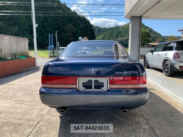 Toyota CROWN MAJESTA 1992-02 8207004-11