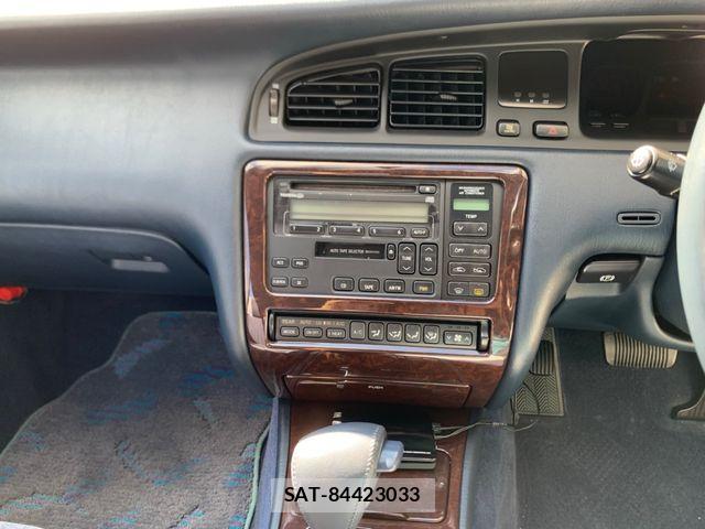 Toyota CROWN MAJESTA 1992-02 8207004-12
