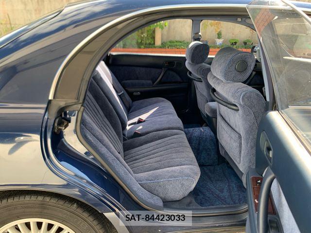 Toyota CROWN MAJESTA 1992-02 8207004-15