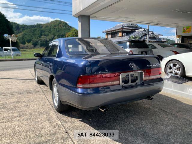 Toyota CROWN MAJESTA 1992-02 8207004-1