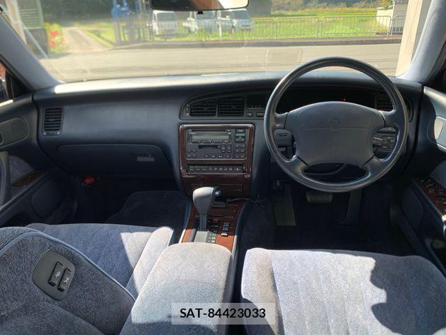 Toyota CROWN MAJESTA 1992-02 8207004-2