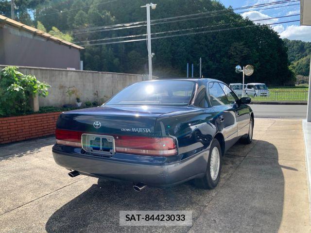 Toyota CROWN MAJESTA 1992-02 8207004-4