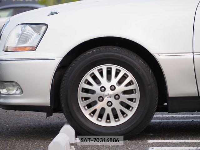 Toyota CROWN MAJESTA 2000-06 8229373-9