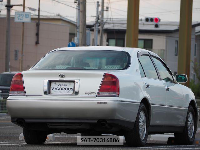 Toyota CROWN MAJESTA 2000-06 8229373-12
