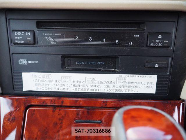 Toyota CROWN MAJESTA 2000-06 8229373-17
