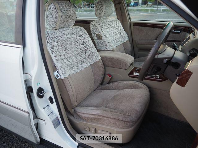 Toyota CROWN MAJESTA 2000-06 8229373-19