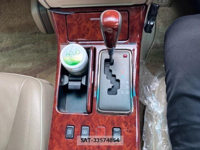 Toyota CROWN MAJESTA 2003-12 8229377-21
