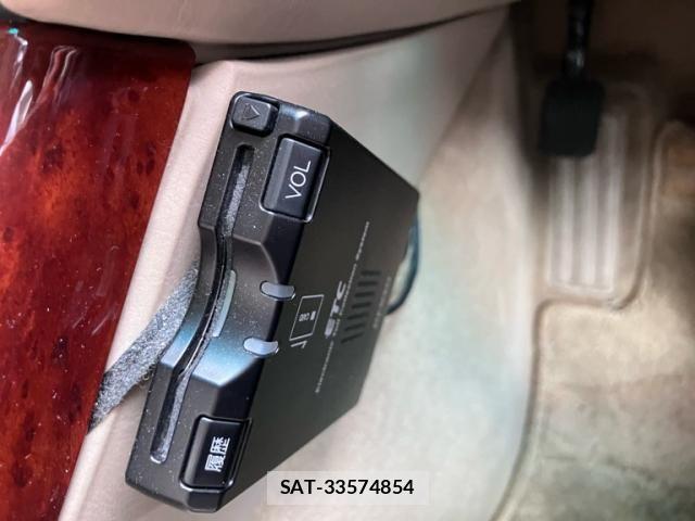 Toyota CROWN MAJESTA 2003-12 8229377-23