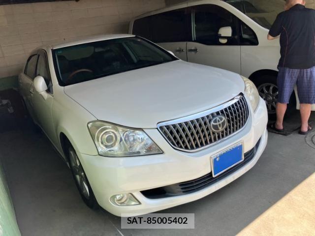 Toyota CROWN MAJESTA 2010-07 8229375-1