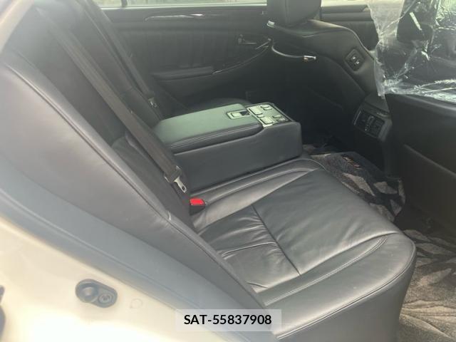Toyota CROWN MAJESTA 2004-10 8244900-13