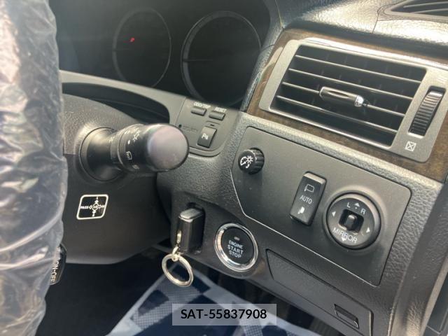 Toyota CROWN MAJESTA 2004-10 8244900-21
