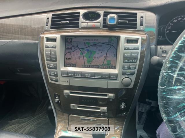 Toyota CROWN MAJESTA 2004-10 8244900-24