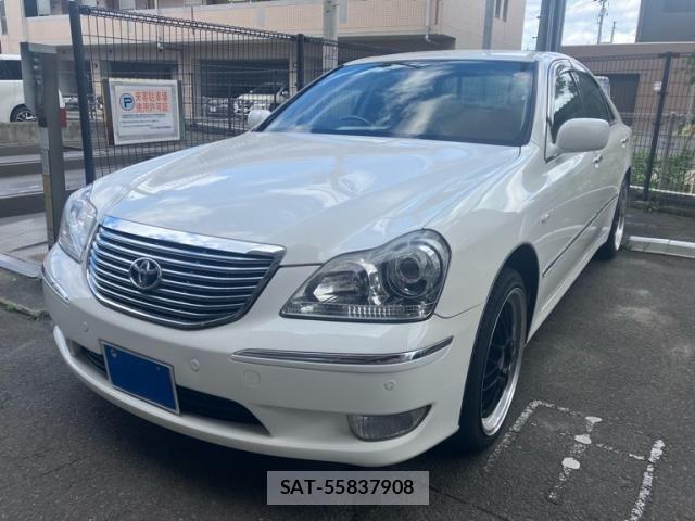 Toyota CROWN MAJESTA 2004-10 8244900-2