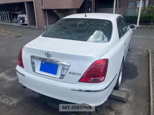 Toyota CROWN MAJESTA 2004-10 8244900-5