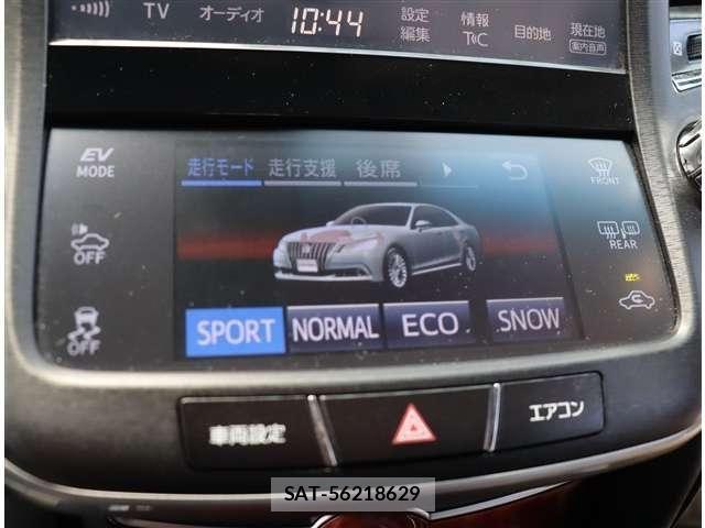 Toyota CROWN MAJESTA 2016-11 8313859-10