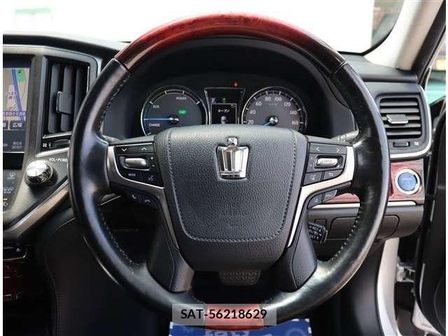 Toyota CROWN MAJESTA 2016-11 8313859-20